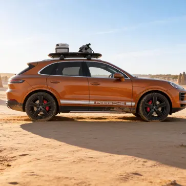 ポルシェ オーストラリア 75周年記念特別仕様カイエンのサイドビュー