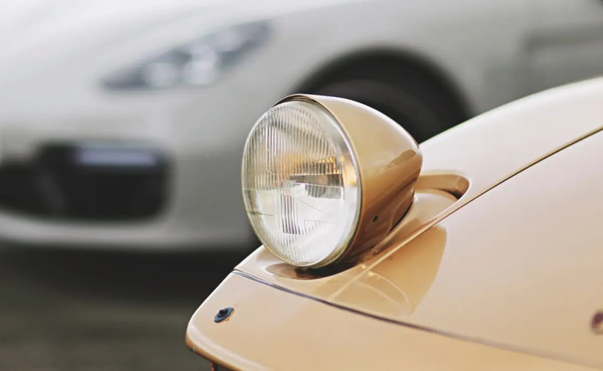 ポルシェ92のヘッドライト(オープン)