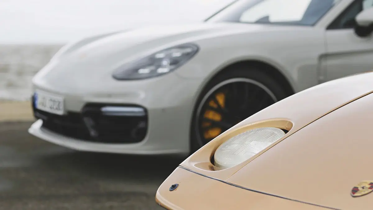 ポルシェ92のヘッドライト(クローズ)