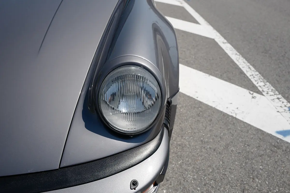 ポルシェ930ターボ(初代911ターボ)のヘッドライト