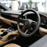 ポルシェ・カイエンのステアリングホイール