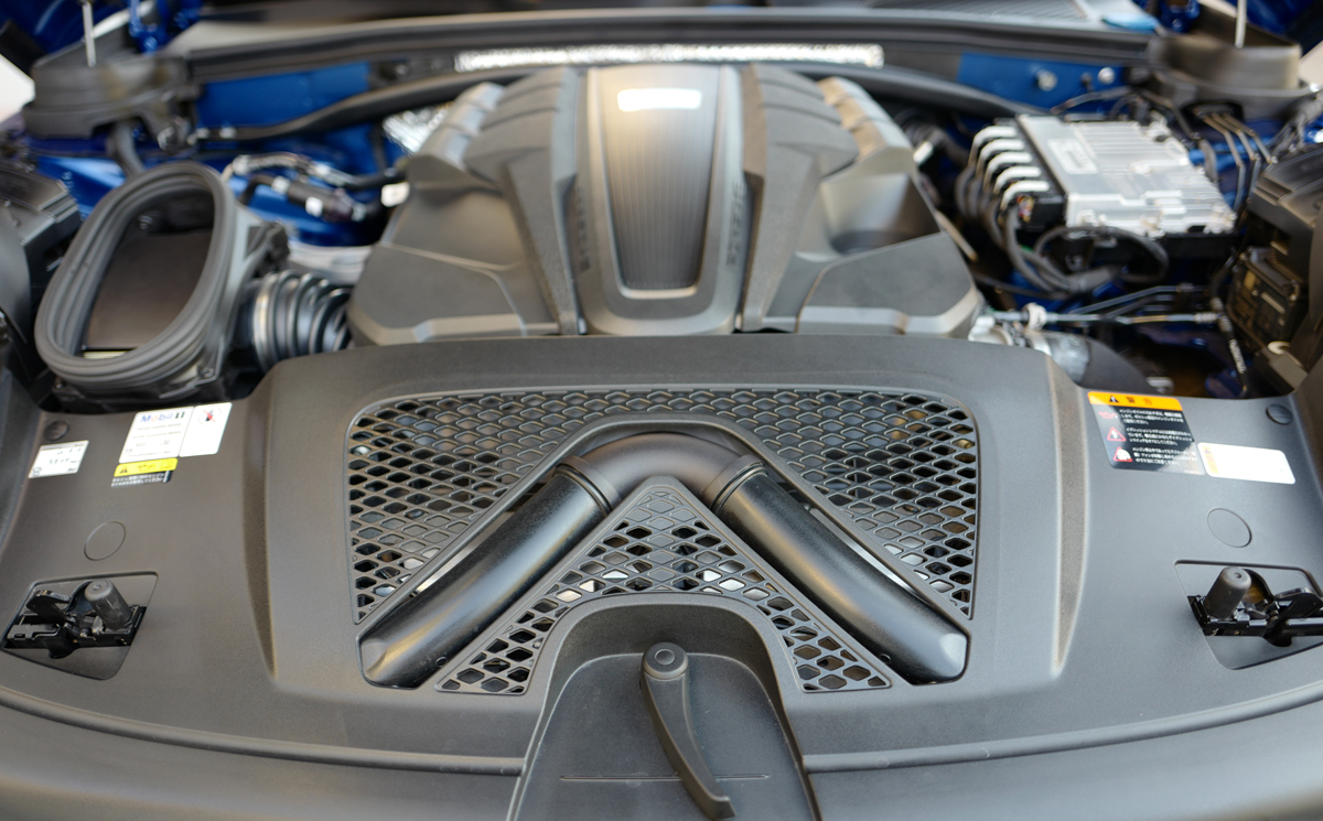 ポルシェ・マカンのエンジンルーム