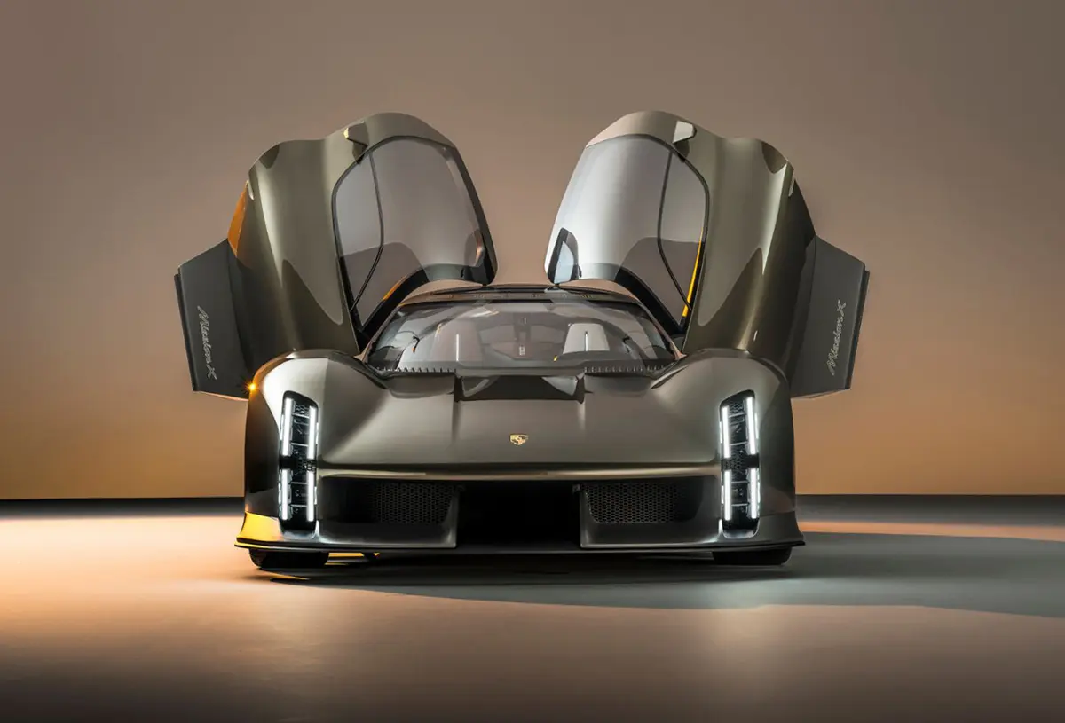 ポルシェ「ミッションX」コンセプトのフロント（ドアオープン）