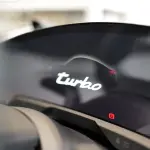 ポルシェ・タイカン・ターボのデジタルメーター