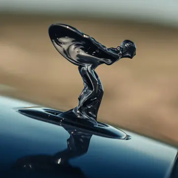 【祝10周年】ロールス・ロイス「ブラック・バッジ」が切り開いた“反逆”のラグジュアリー。その軌跡と未来とは