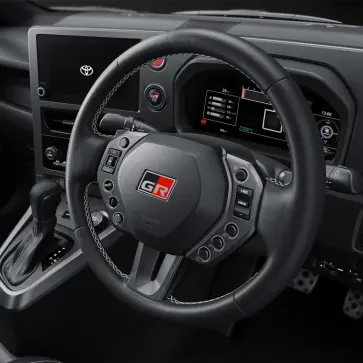 トヨタGR ヤリスのインテリア（2026年モデル、ステアリングホイール）