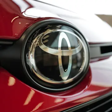 日本でのこの10年、カローラはなんと40%もの価格上昇、一方で賃金上昇は10%にとどまり「国民車」が高嶺の花になったという事実