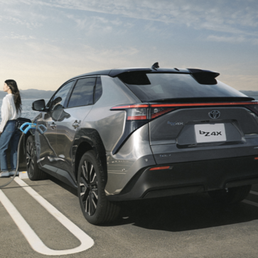 【2026年2月】最新新車販売ランキングTOP50。トヨタbZ4Xが前年比「90倍」の爆増、ジムニーも2.3倍に伸びる