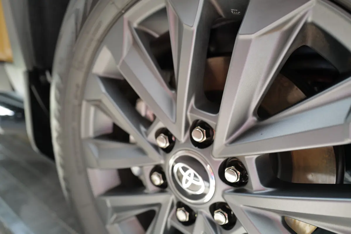 トヨタ ランドクルーザー250ZXのホイール