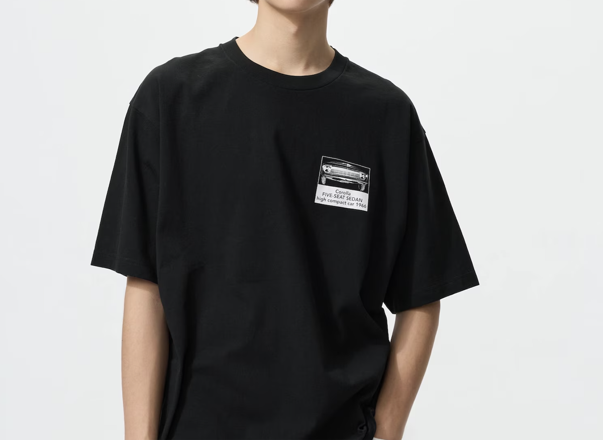 ユニクロとトヨタとのコラボTシャツ（カローラ セダン）