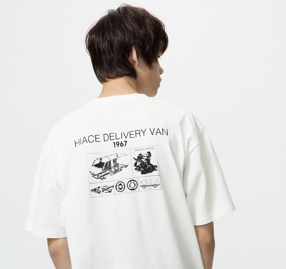 ユニクロとトヨタとのコラボTシャツ（ハイエース デリバリーバン）