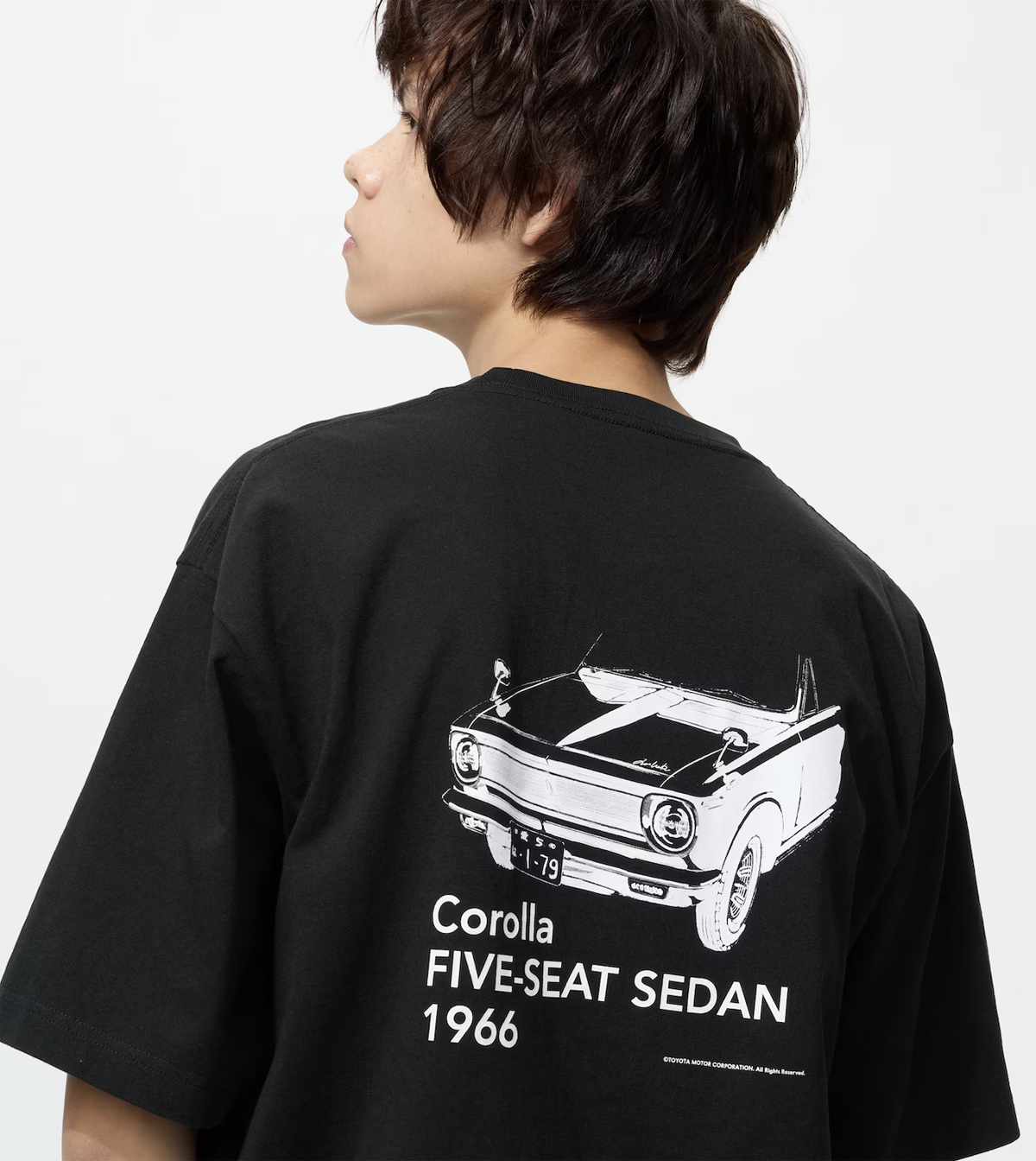 ユニクロとトヨタとのコラボTシャツ（カローラ セダン）