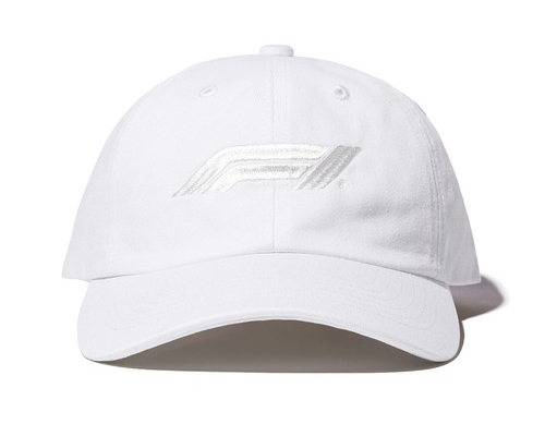 ZOZOTOWNとF1とのコラボシリーズ、「キャップ」