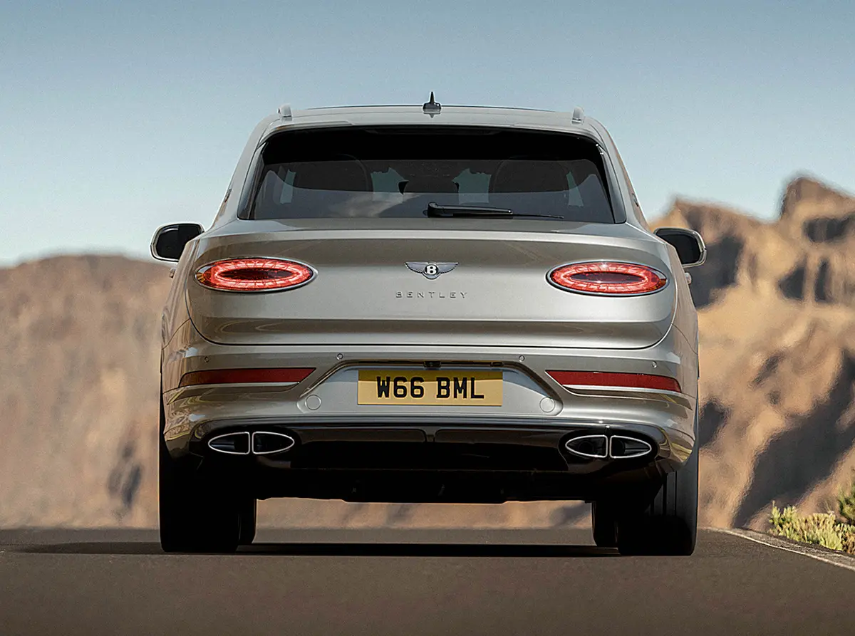 ベントレー・ベンテイガ・アルテナラエディションのリヤ