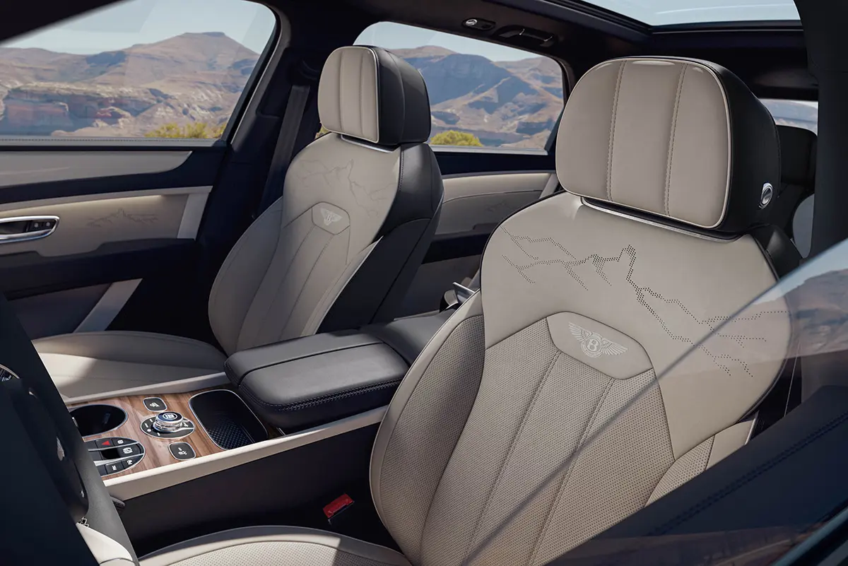 ベントレー・ベンテイガ・アルテナラエディションのシート