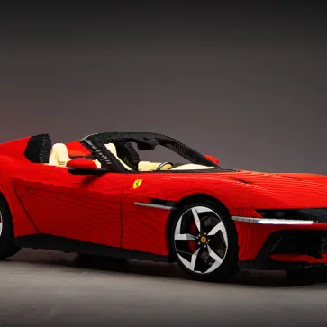 レゴにて製作したフェラーリ12チリンドリの全景