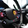 フェラーリのステアリングホイール〜タッチ式操作採用バージョン