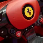 フェラーリのステアリングホイール〜エンジンスターターボタン（ロッソレザー）