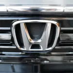 ホンダ車のエンブレム（N-BOX）