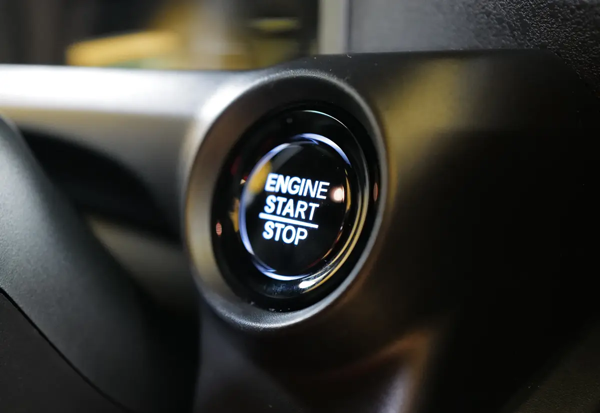 ホンダN-BOXカスタムの内装（エンジンスターター）