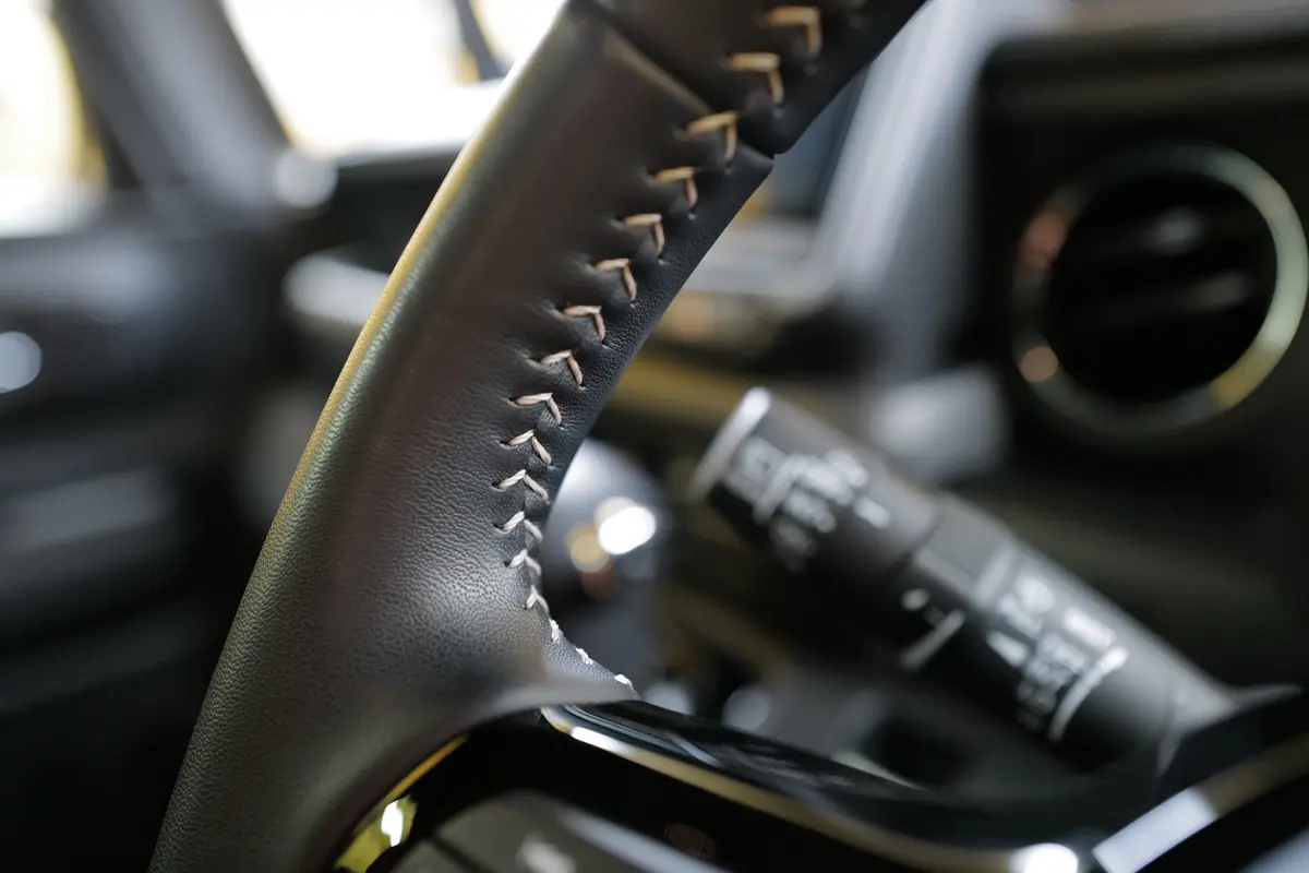 ホンダN-BOXカスタムの内装（ステアリングホイール）