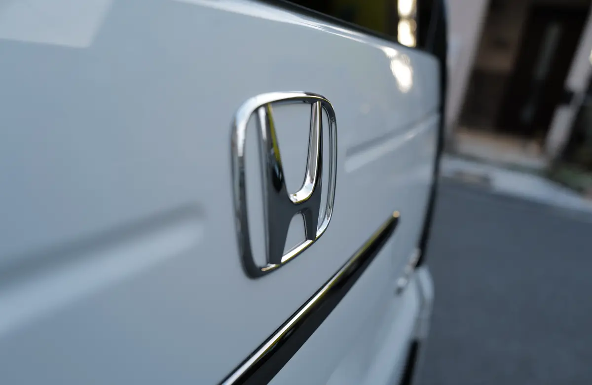 ホンダ N-BOXのリアエンブレム