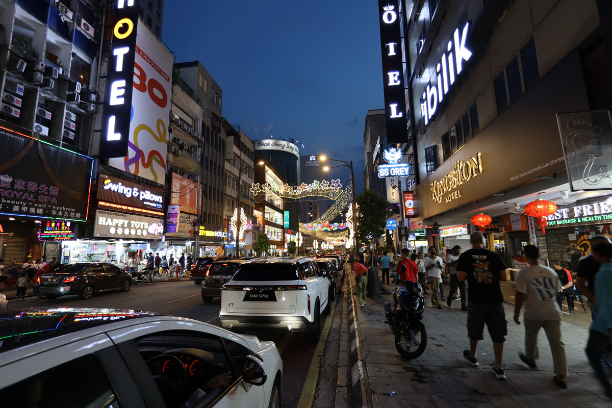 マレーシア旅行記 クアラルンプールの繁華街「ジャラン・アロー」