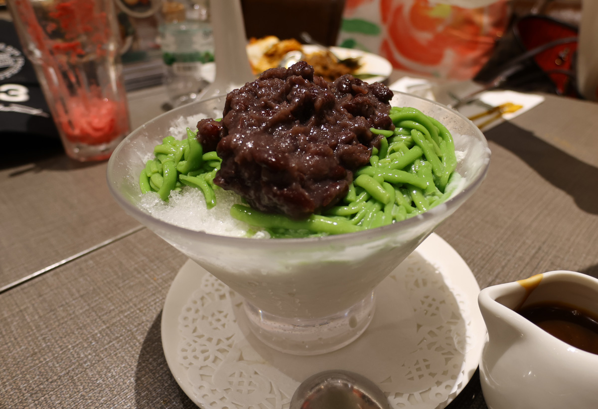 マレーシア旅行記 クアラルンプールのショッピングセンター「パビリオン」内のMadam Kwan'sにてチェンドル