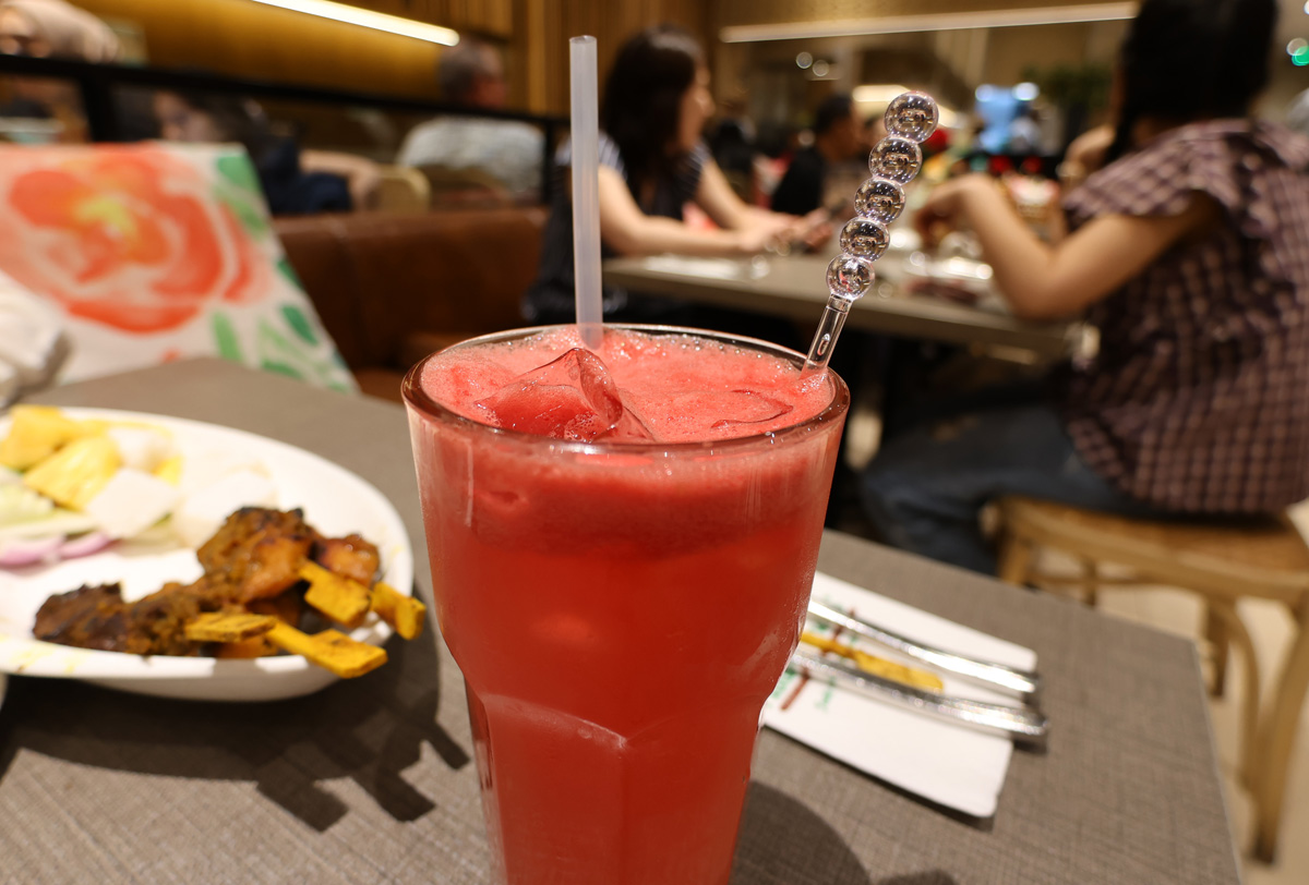 マレーシア旅行記 クアラルンプールのショッピングセンター「パビリオン」内のMadam Kwan'sにて「スイカジュース」