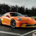 ポルシェが自社のカスタム部門、ソンダーヴンシュにてカスタムした911S/T（フロント）