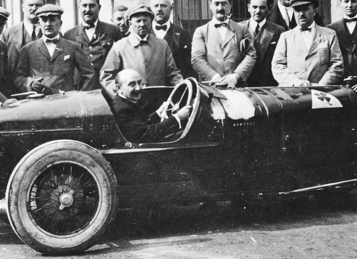 アルファロメオ創業時の車両とニコラ・ロメオ