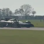 アストンマーティンがテスト中のナゾのハイパーカー