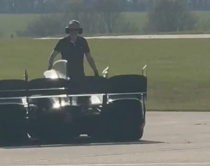 アストンマーティンがテスト中のナゾのハイパーカー～リア