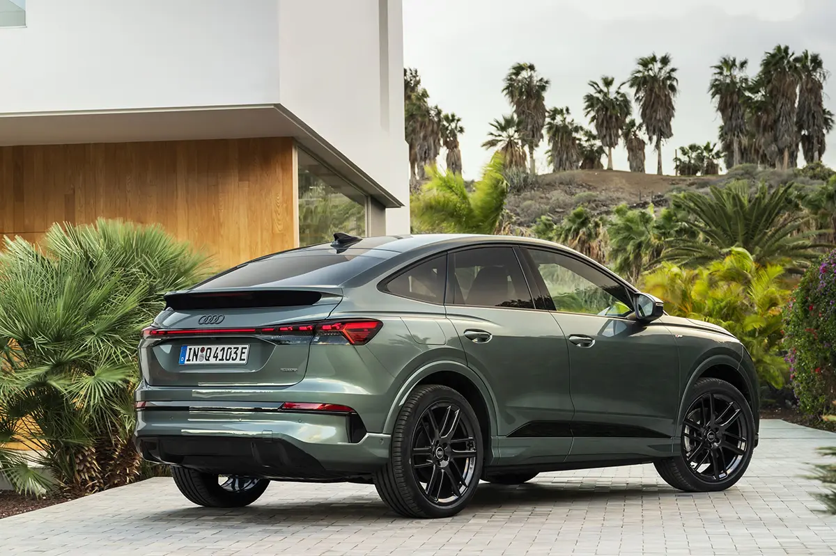 アウディ Q4 e-tron（スポーツバック）のエクステリア～リア