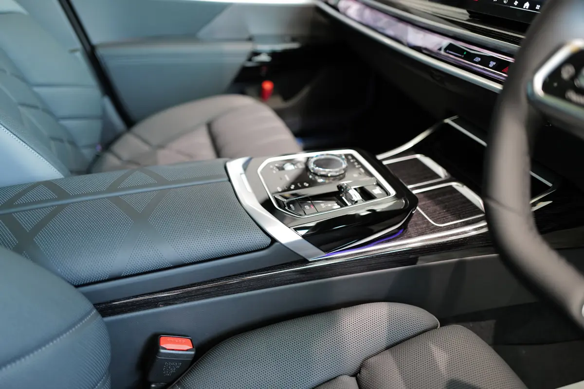 BMW 7シリーズのインテリア〜センターコンソール