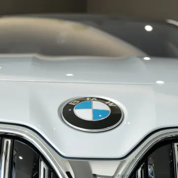 BMWのフロントグリルとエンブレム