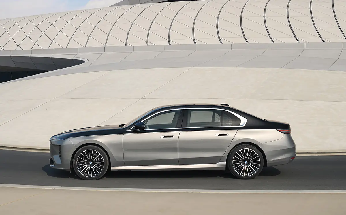 BMW 7シリーズ LCI（シルバー2トーン）～サイド