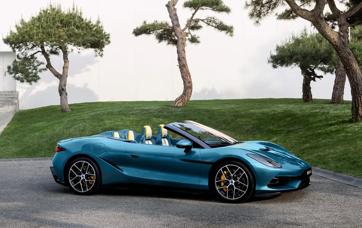 BYDの高級ブランド、デンツァ「Z（グリーン）」の全景