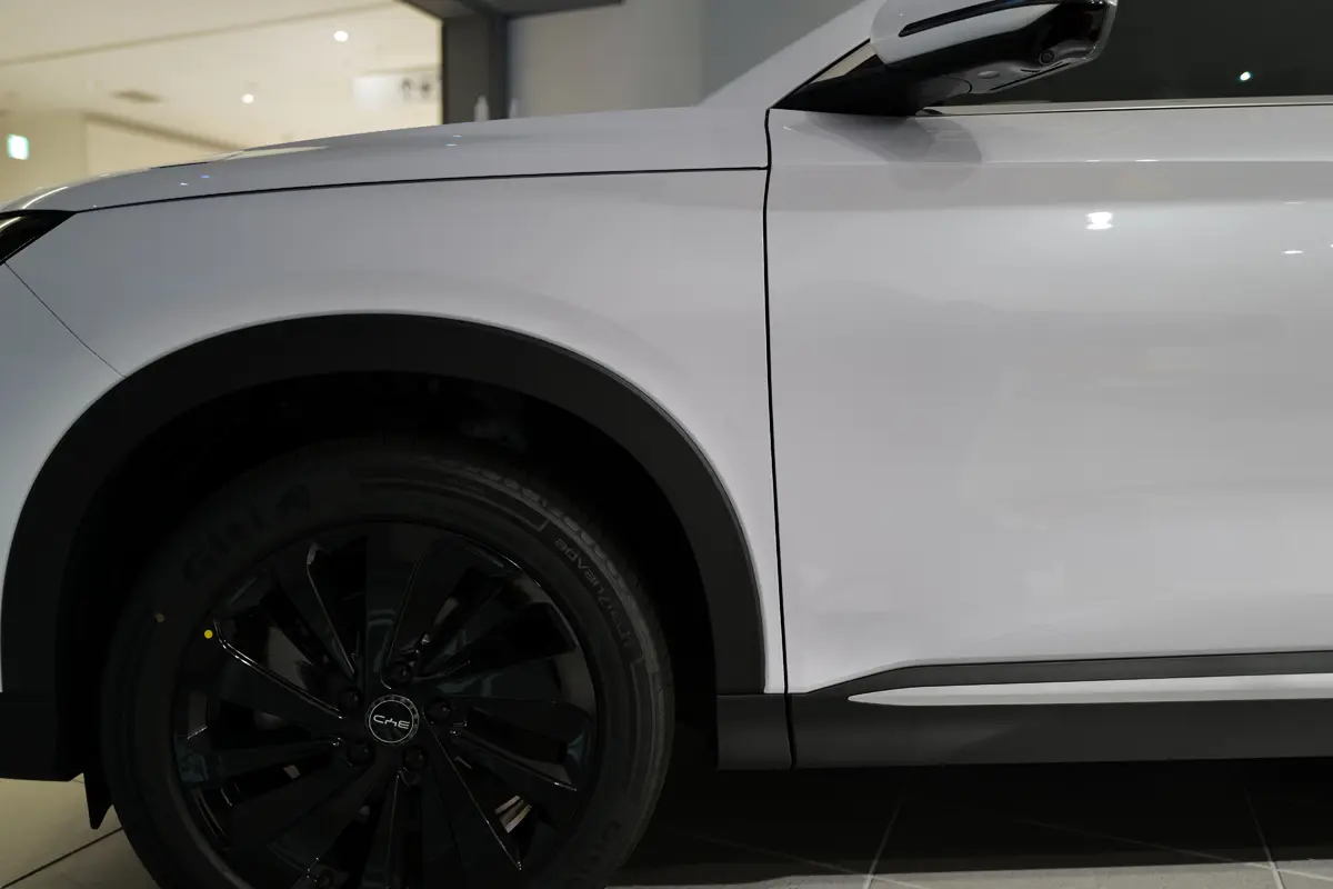 BYD SEALION 6のエクステリア〜フロントサイド