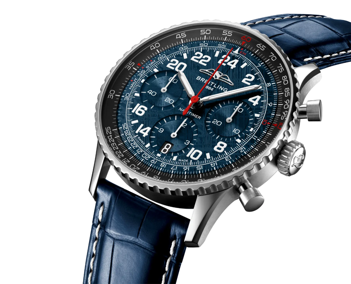 ブライトリングの腕時計、ナビタイマーB02 クロノグラフ 41 コスモノート アルテミスII（斜め前）