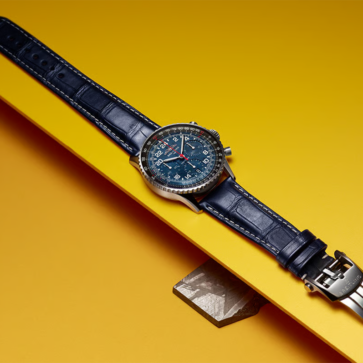 ブライトリングの腕時計、ナビタイマーB02 クロノグラフ 41 コスモノート アルテミスII（ヒーロー画像）