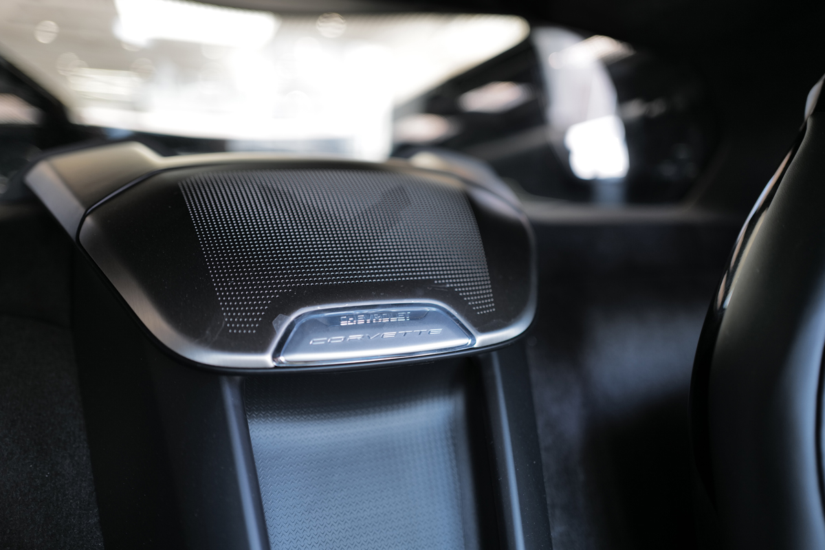 シボレー・コルベット（C8）の　インテリア（スピーカー）