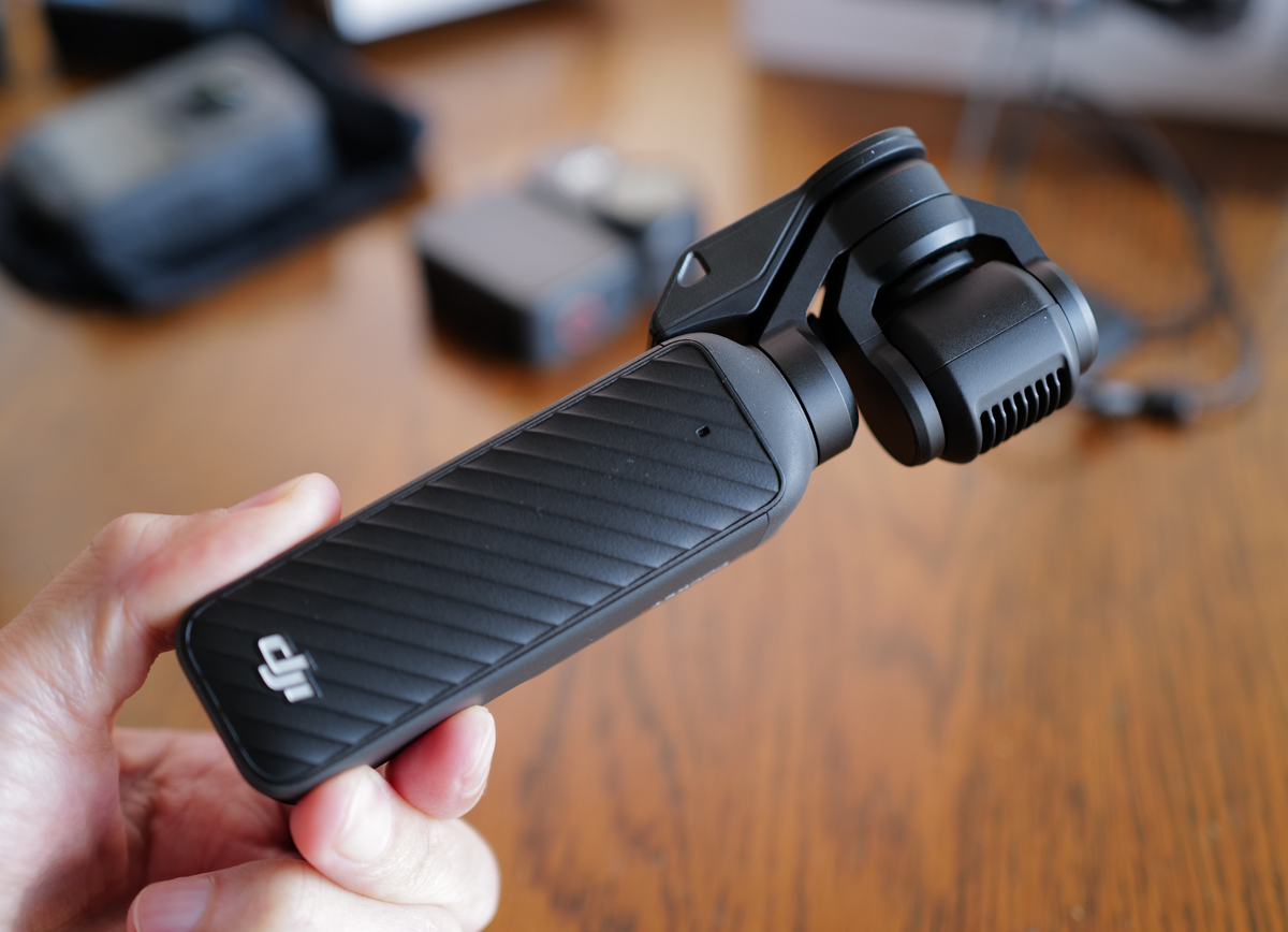 DJI Osmo Pocket4の全景（裏面）