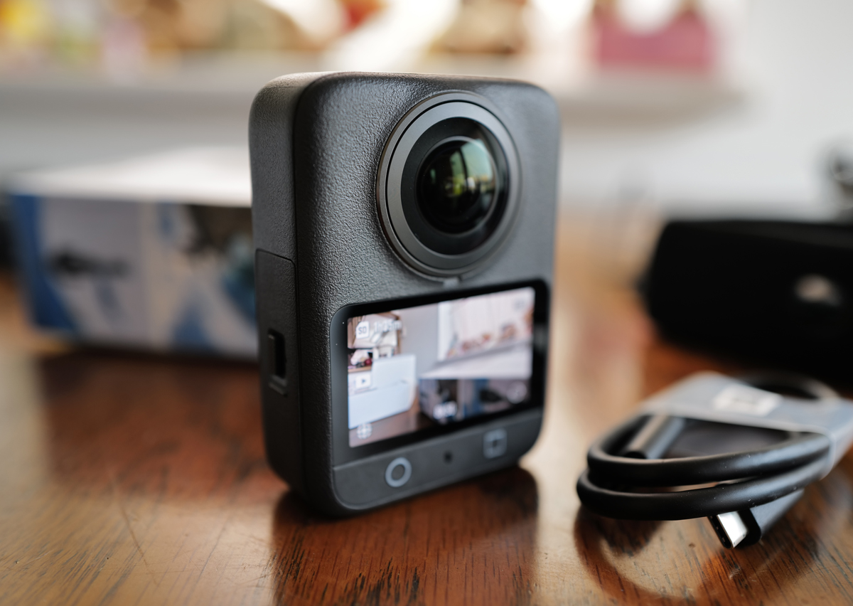 DJI OSMO360のモニター点灯状態