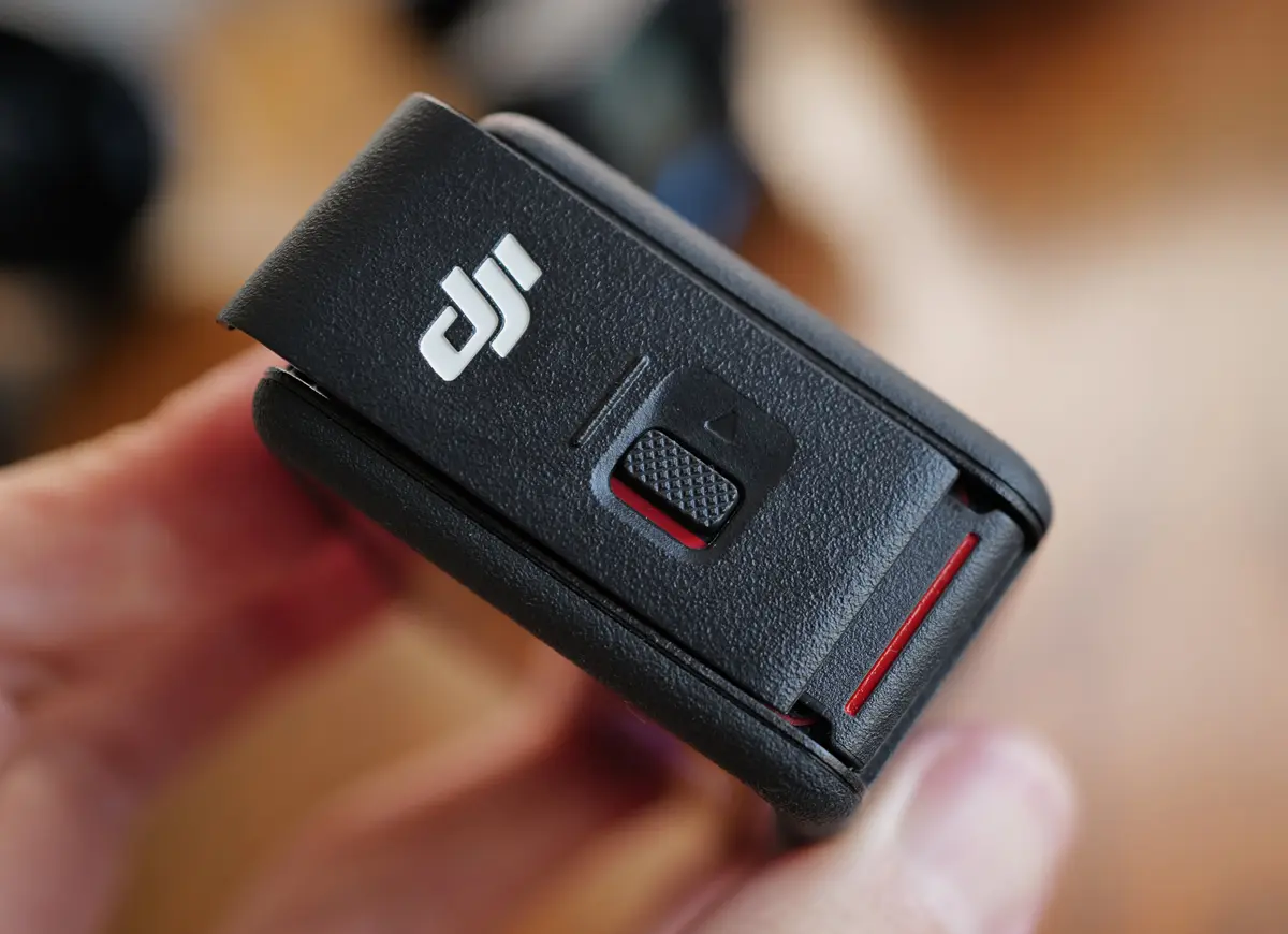DJI Osmo Action 6 アクションカメラ（サイドパネル）