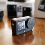DJI Osmo Action 6 アクションカメラ（前面、モニターON）