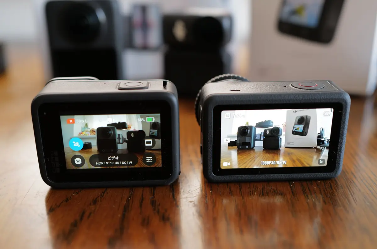DJI Osmo Action 6 アクションカメラとGoPro HERO 13 Blackとの比較（背面、モニターON）