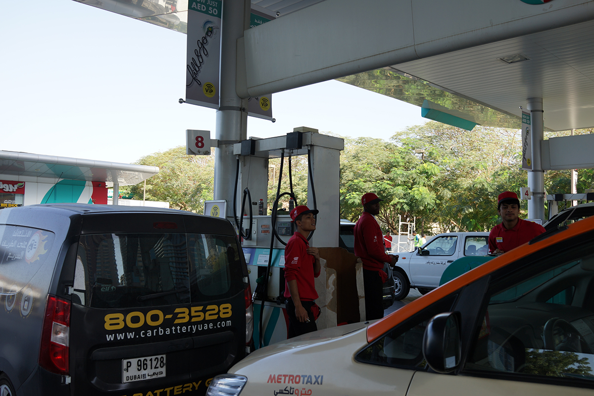 ドバイのガソリンスタンド