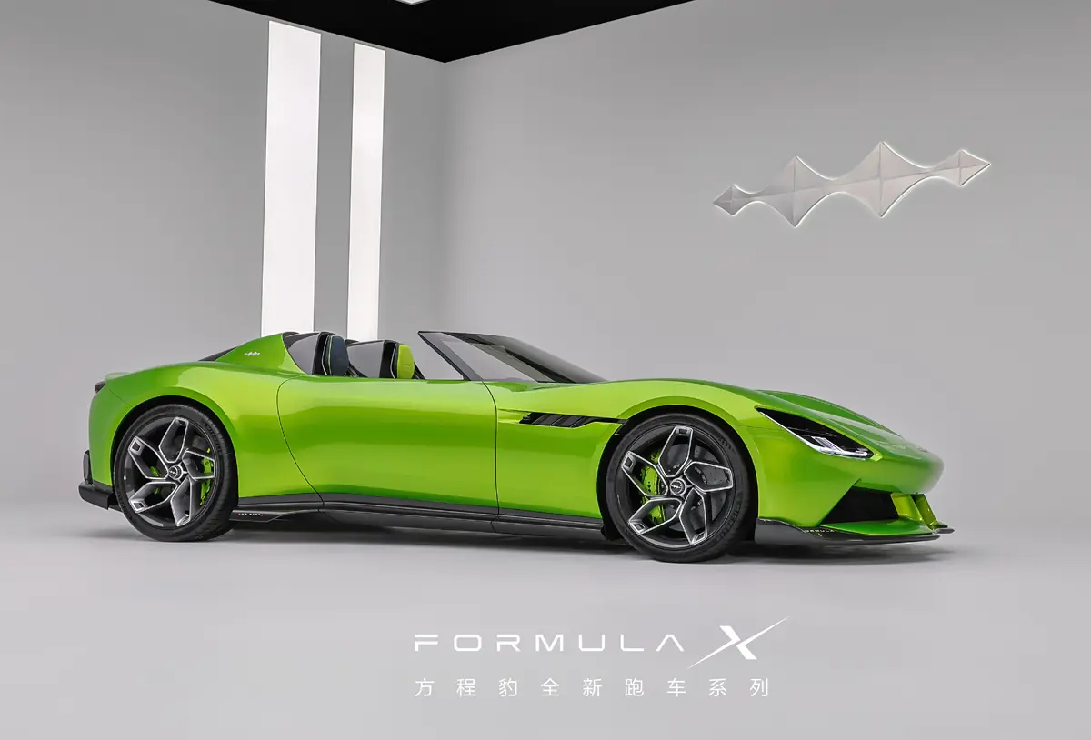 中国 FangChengbao（ファンチェンバオ＝方程豹）フォーミュラXのサイド（グリーン）