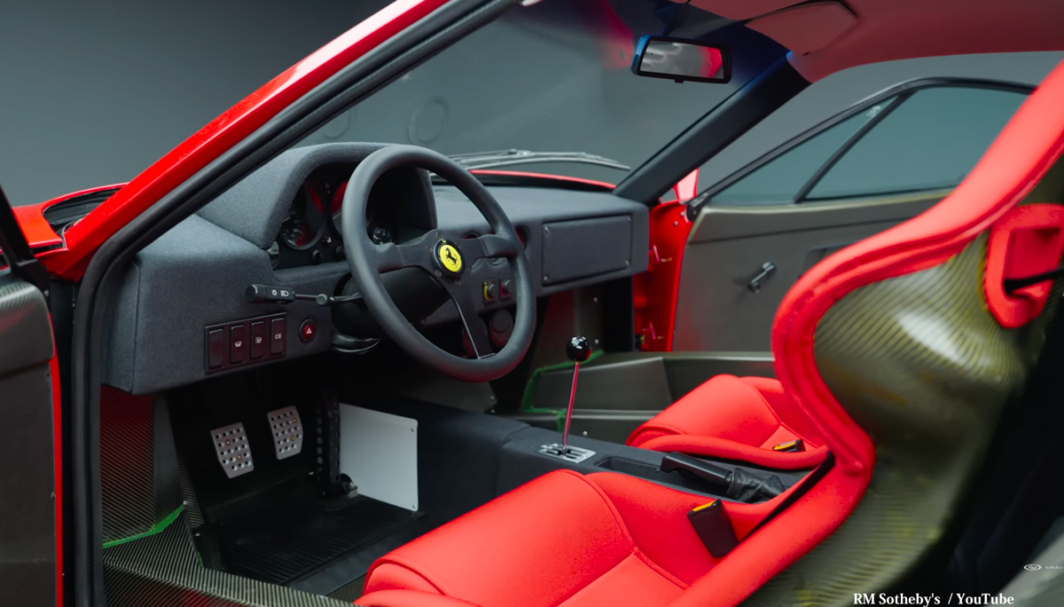 RMサザビーズが出品する「世界で最も価値のある」フェラーリF40〜インテリア